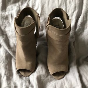 Taupe Steve Madden peep-toe booties with zipper closure, size 8.5